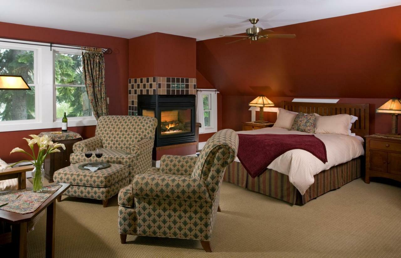 Lake Pointe Inn McHenry Exterior photo